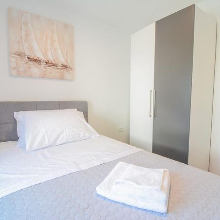 Villa With Amazing View And A Private Pool, Susnjar 1 Krusevo  Luaran gambar