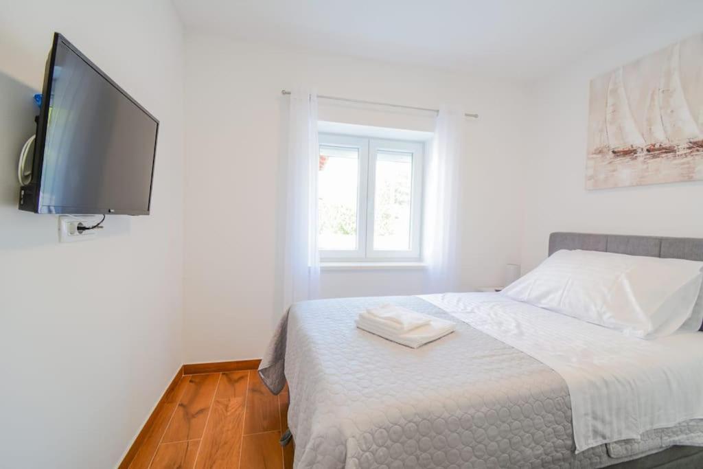 Villa With Amazing View And A Private Pool, Susnjar 1 Krusevo  Luaran gambar